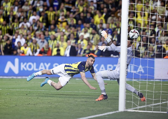 李铁曝猛料，前国脚：称最讨厌大连人，卡工资，逼其他不得签约.